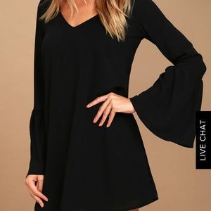 NEVER WORN! Lulu’s Bell Sleeve Shift Dress